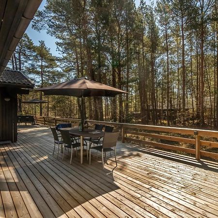 Lovely Home In Nexo With Kitchen Eksteriør bilde