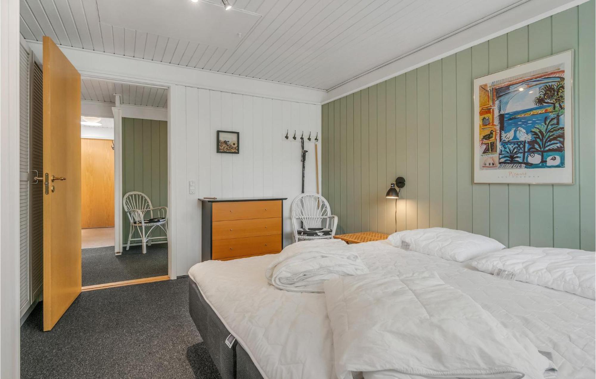 Lovely Home In Nexo With Kitchen Eksteriør bilde