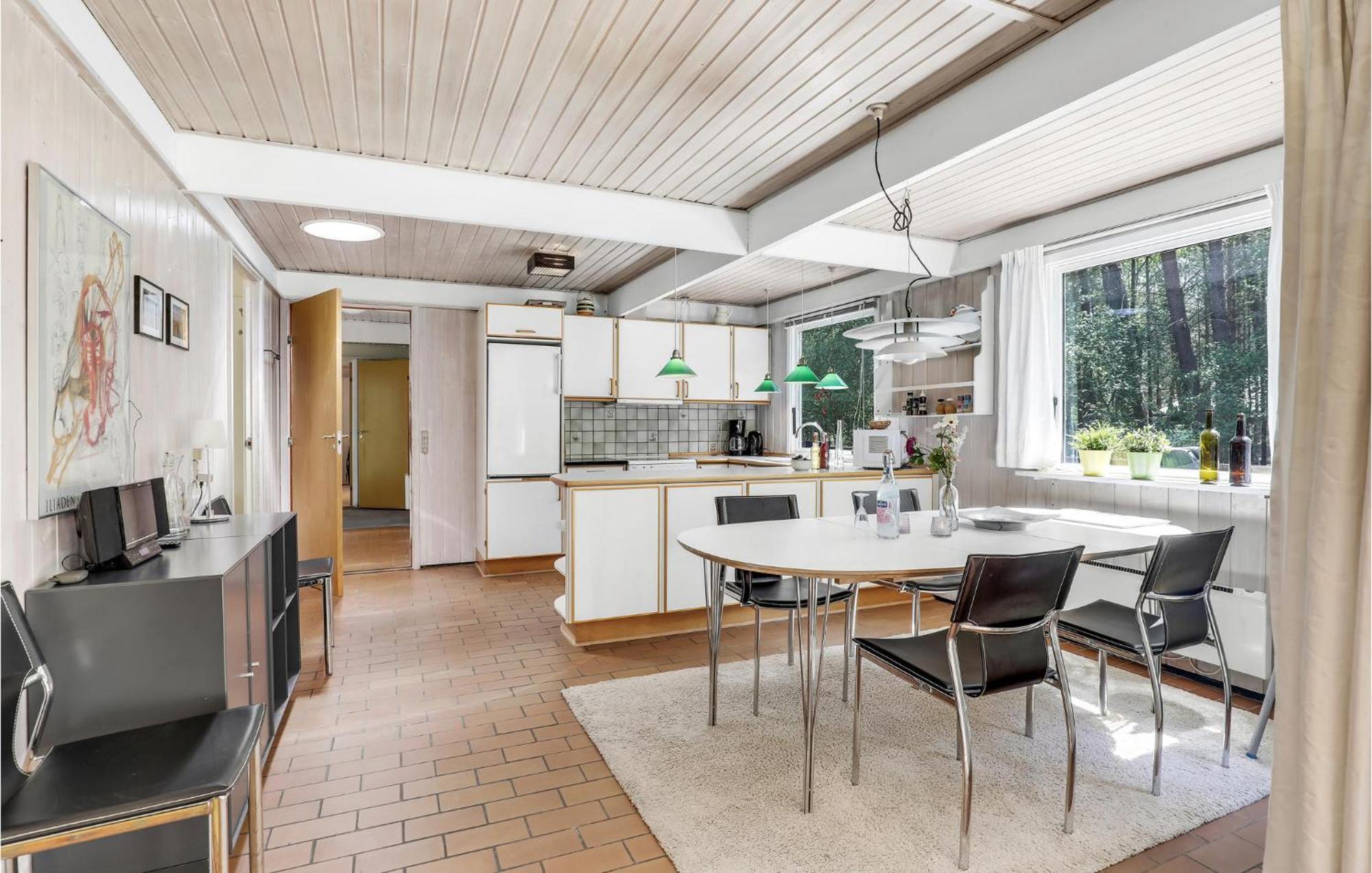 Lovely Home In Nexo With Kitchen Eksteriør bilde