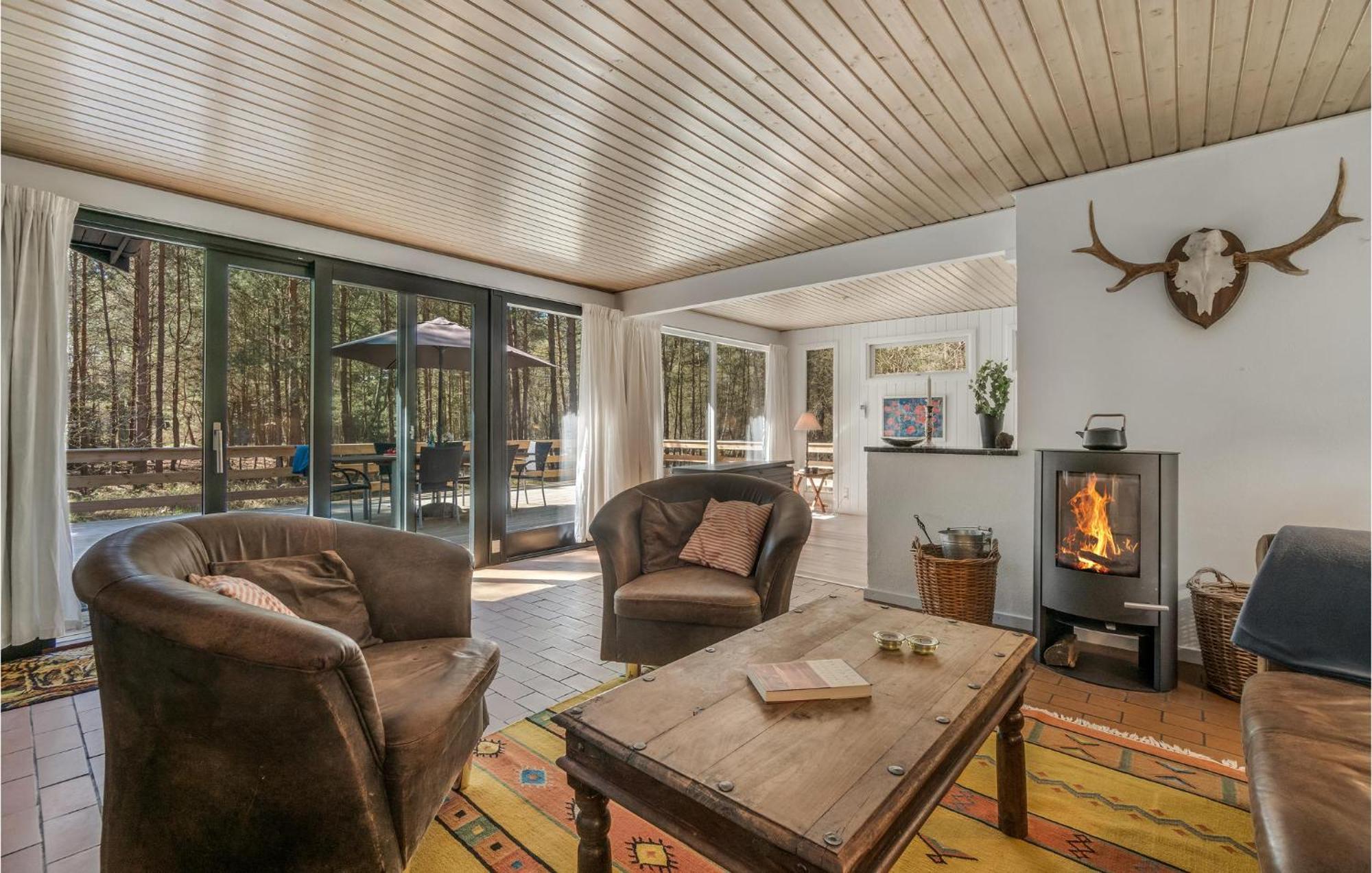 Lovely Home In Nexo With Kitchen Eksteriør bilde